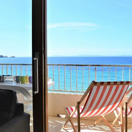 Studio Sur Plage Cavaliere Avec Terrasse, 1Er Etage, 2 Couchages - Fr-1-251-80 Льо Лаванду Екстериор снимка